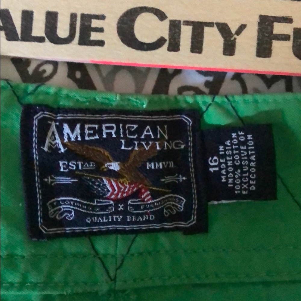 Shorts - Picture 3 of 5
